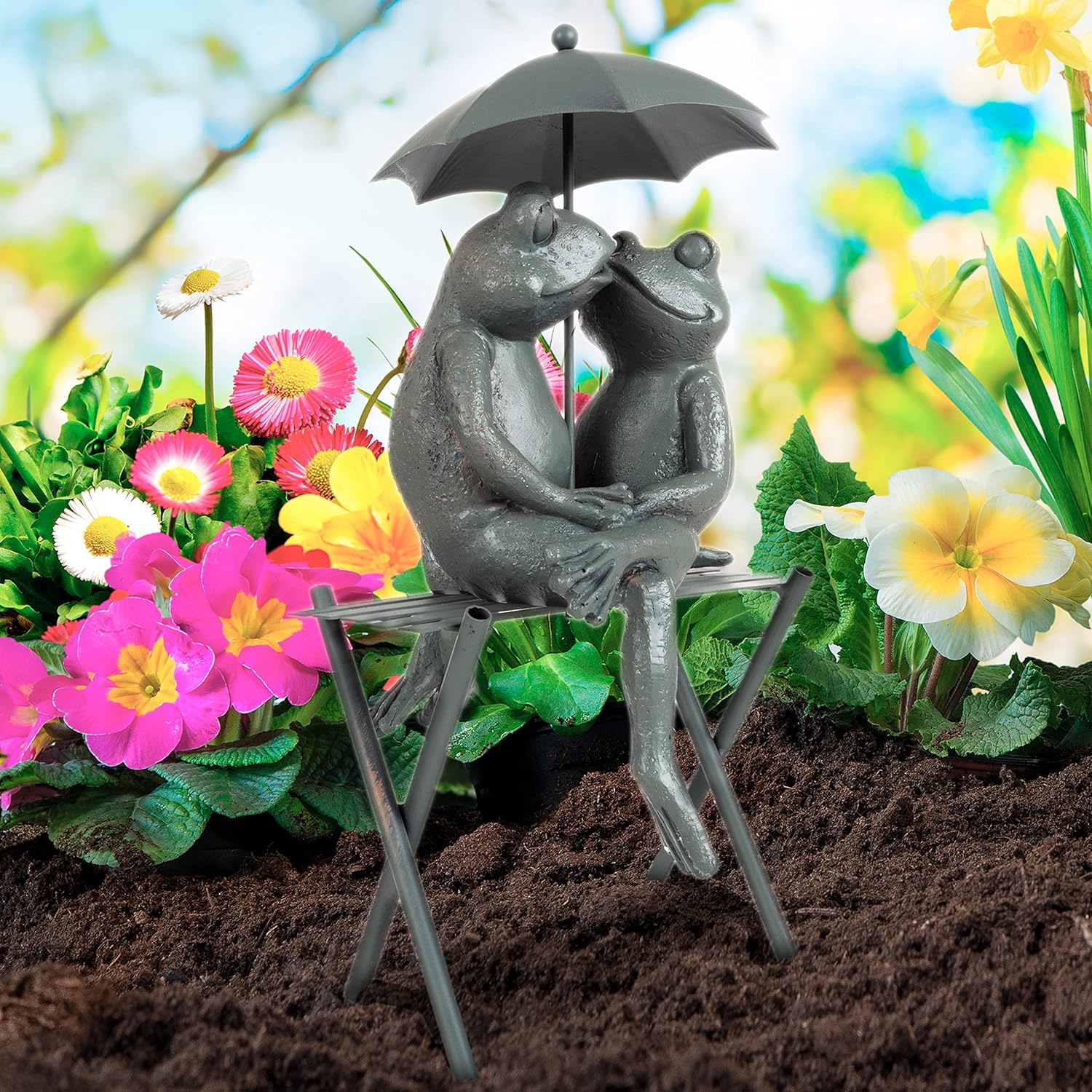 Frog Couple Statue Romantic Animal Figurine